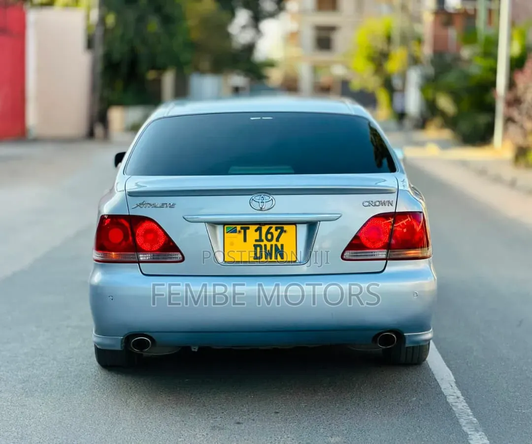 Toyota Crown 2004 Silver