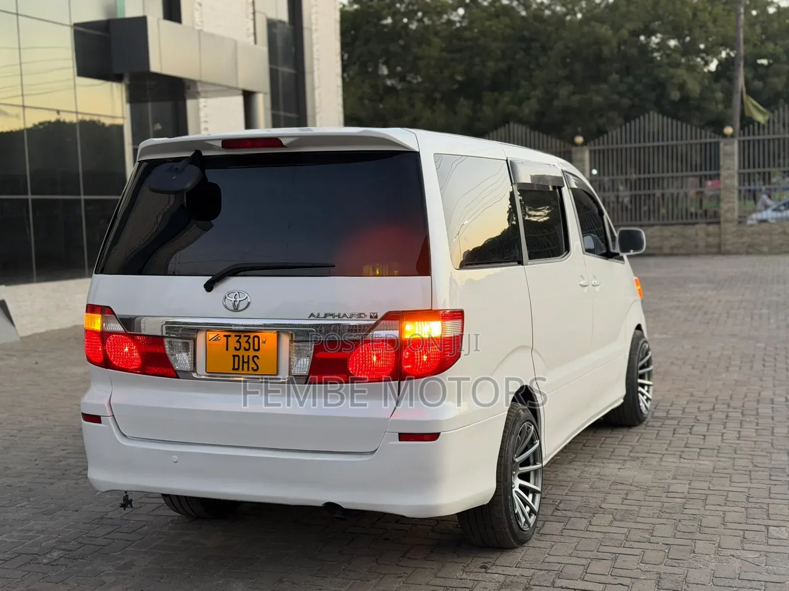 Toyota Alphard 2006 White