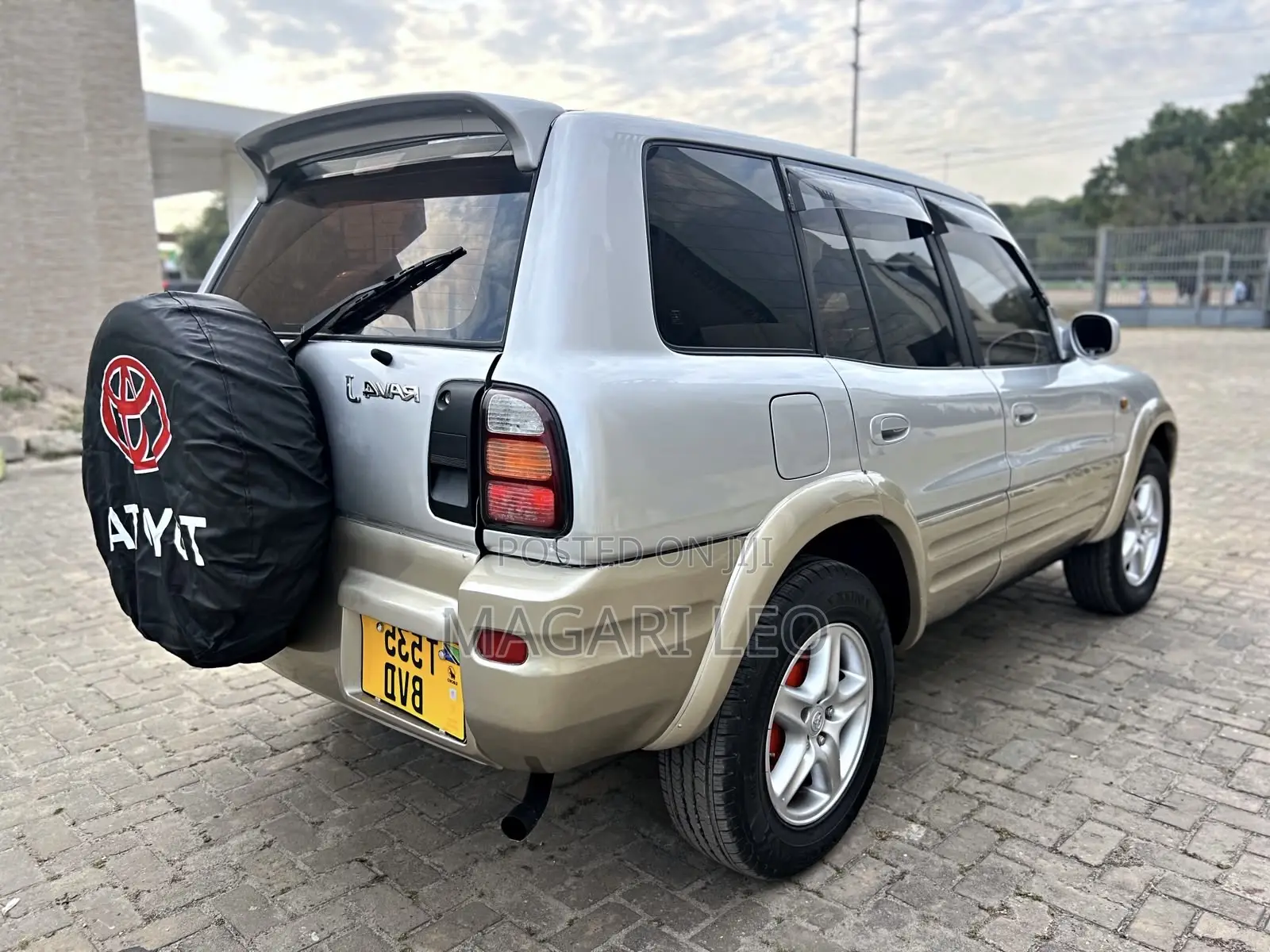 Toyota RAV4 Base 4x4 1999 Silver