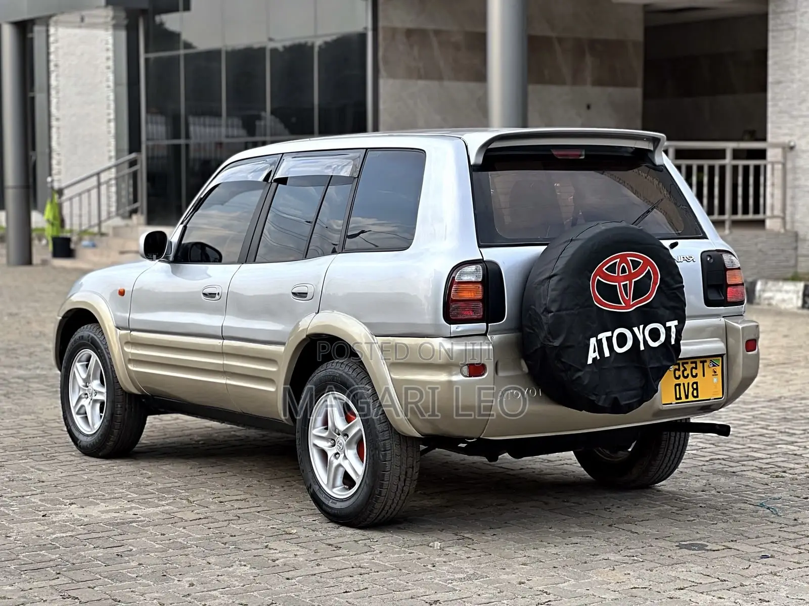 Toyota RAV4 Base 4x4 1999 Silver