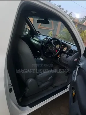 Toyota RAV4 2004 White