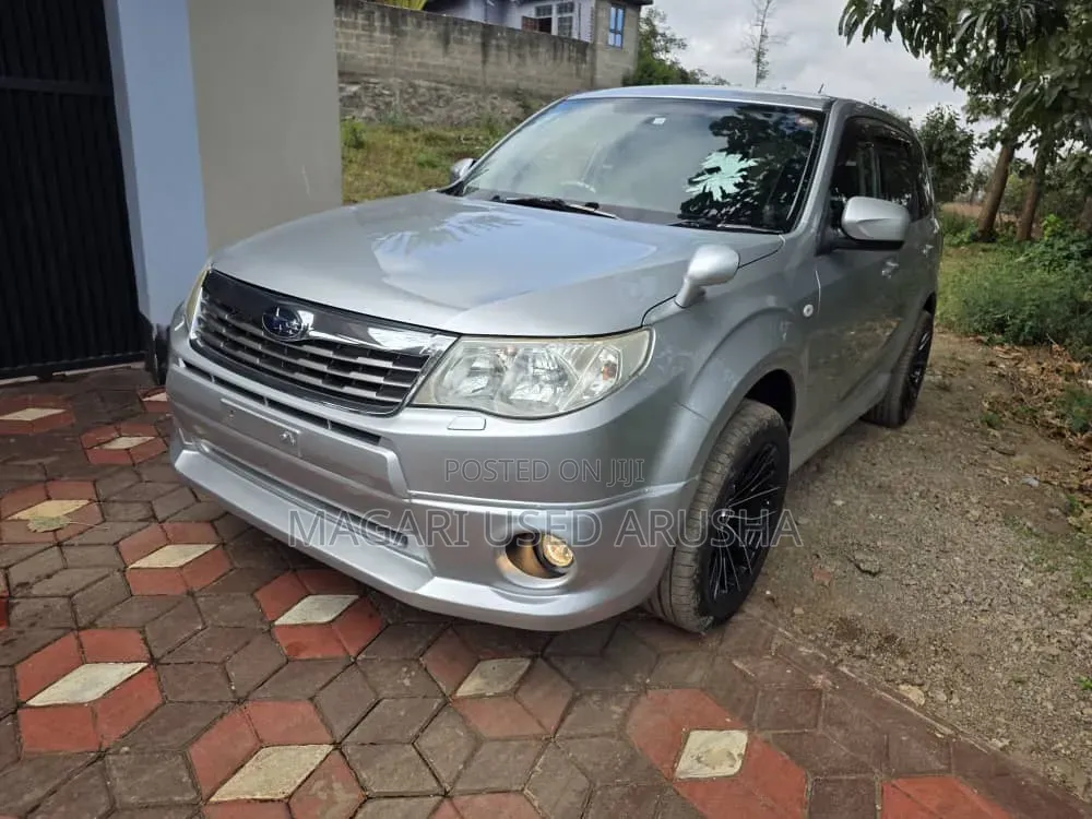 Subaru Forester 2010 Silver