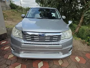 Subaru Forester 2010 Silver