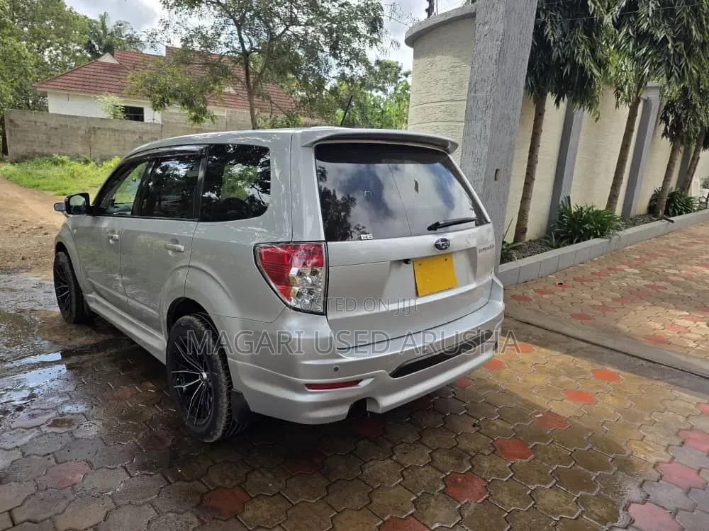 Subaru Forester 2010 Silver