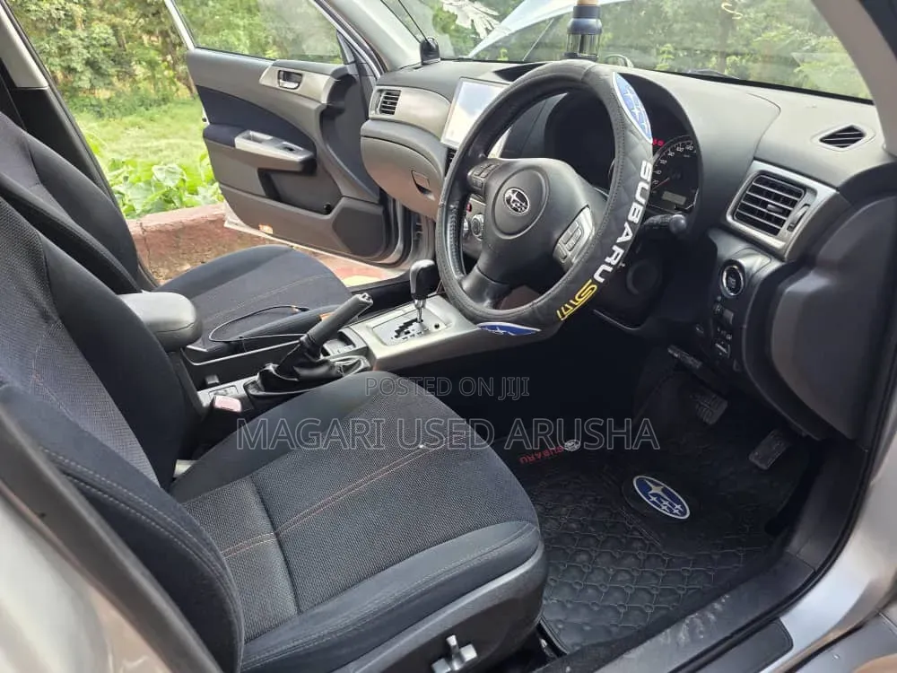 Subaru Forester 2010 Silver