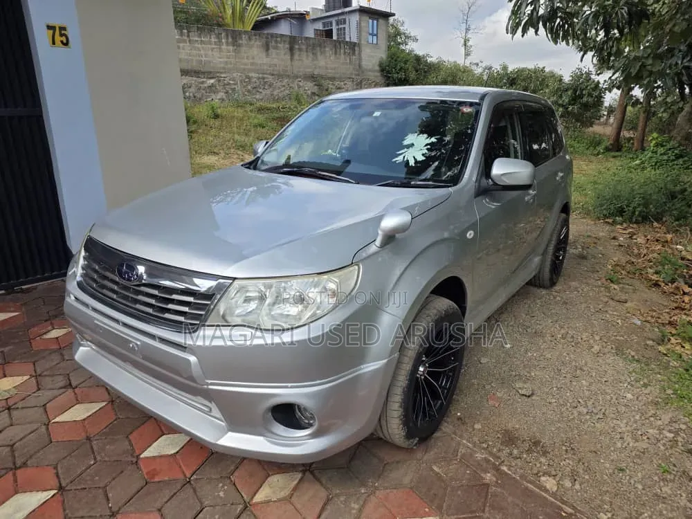 Subaru Forester 2010 Silver