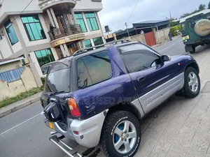 Toyota RAV4 1999 Blue