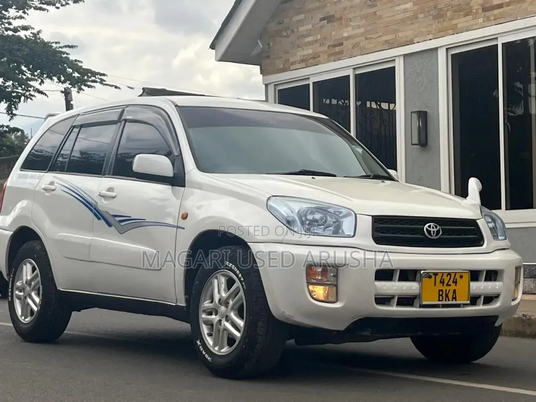 Toyota RAV4 Automatic 2003 White