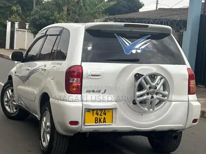 Toyota RAV4 Automatic 2003 White