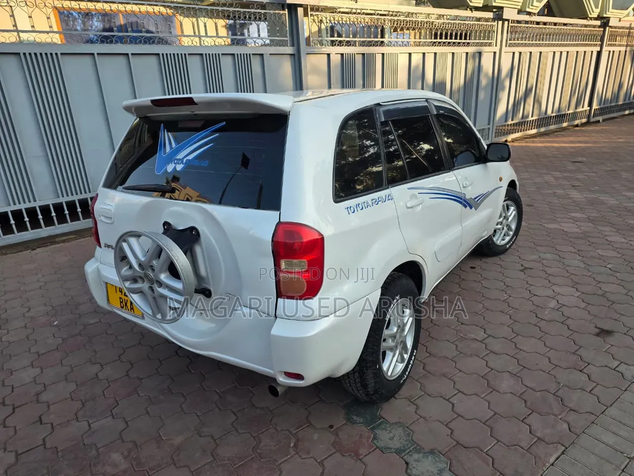 Toyota RAV4 Automatic 2003 White
