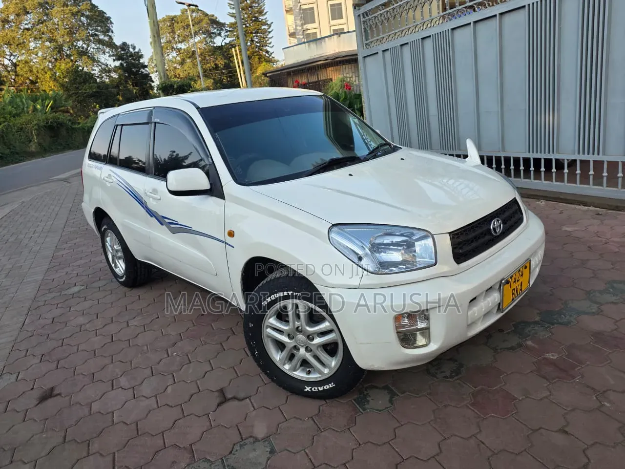 Toyota RAV4 Automatic 2003 White