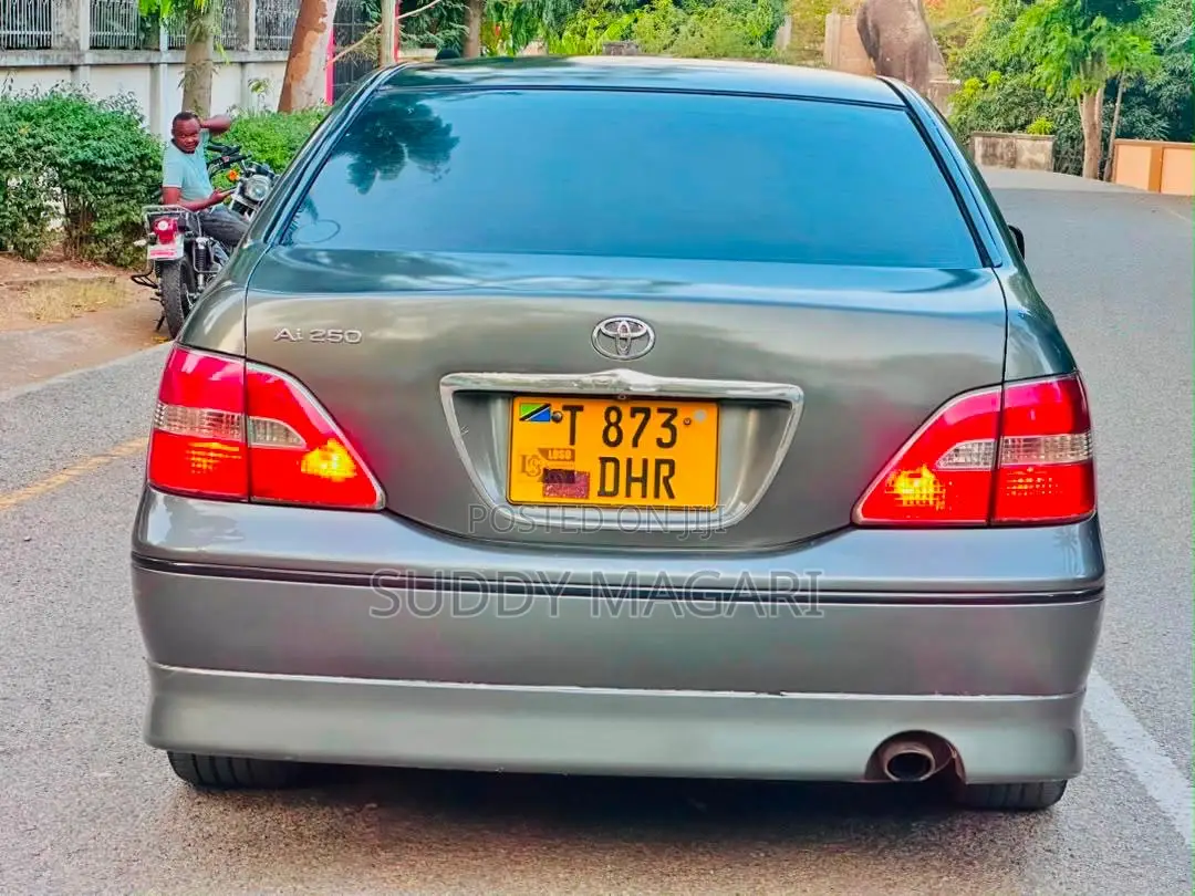 Toyota Brevis 2005