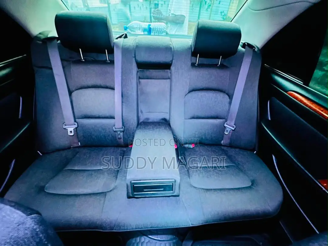 Toyota Brevis 2005