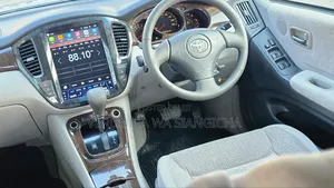 Toyota Kluger 2001 Silver
