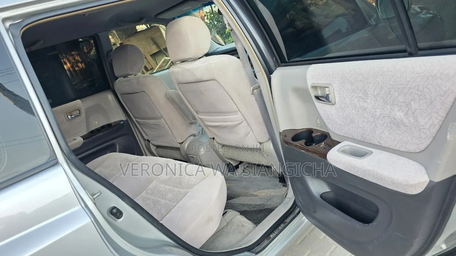 Toyota Kluger 2001 Silver
