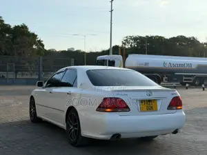 Toyota Crown Royale 2005 Pearl