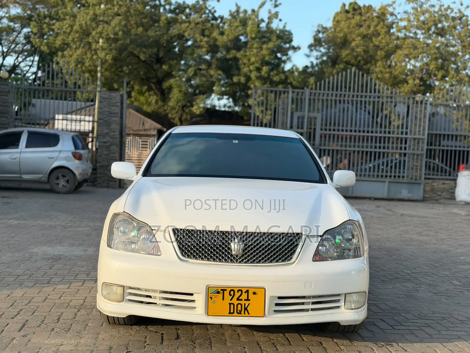 Toyota Crown Royale 2005 Pearl