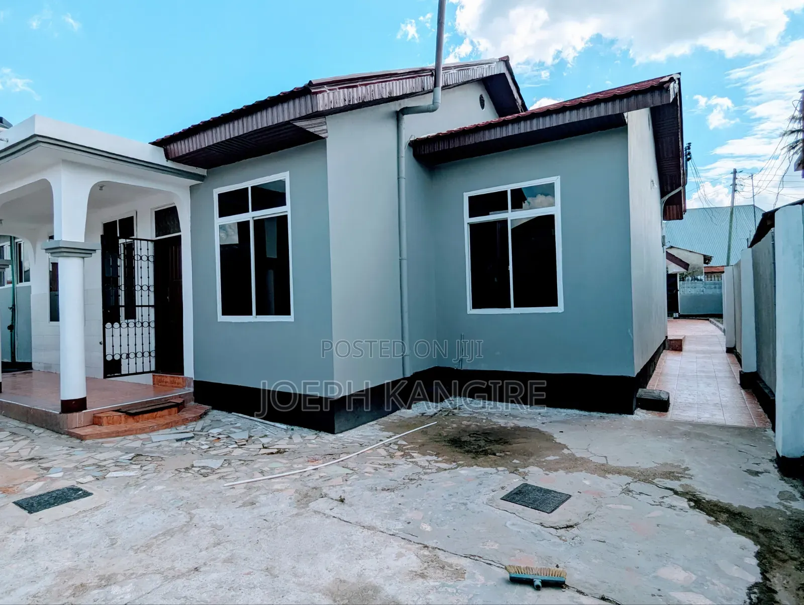 5bdrm House in Mazizini Street, Ukonga for sale