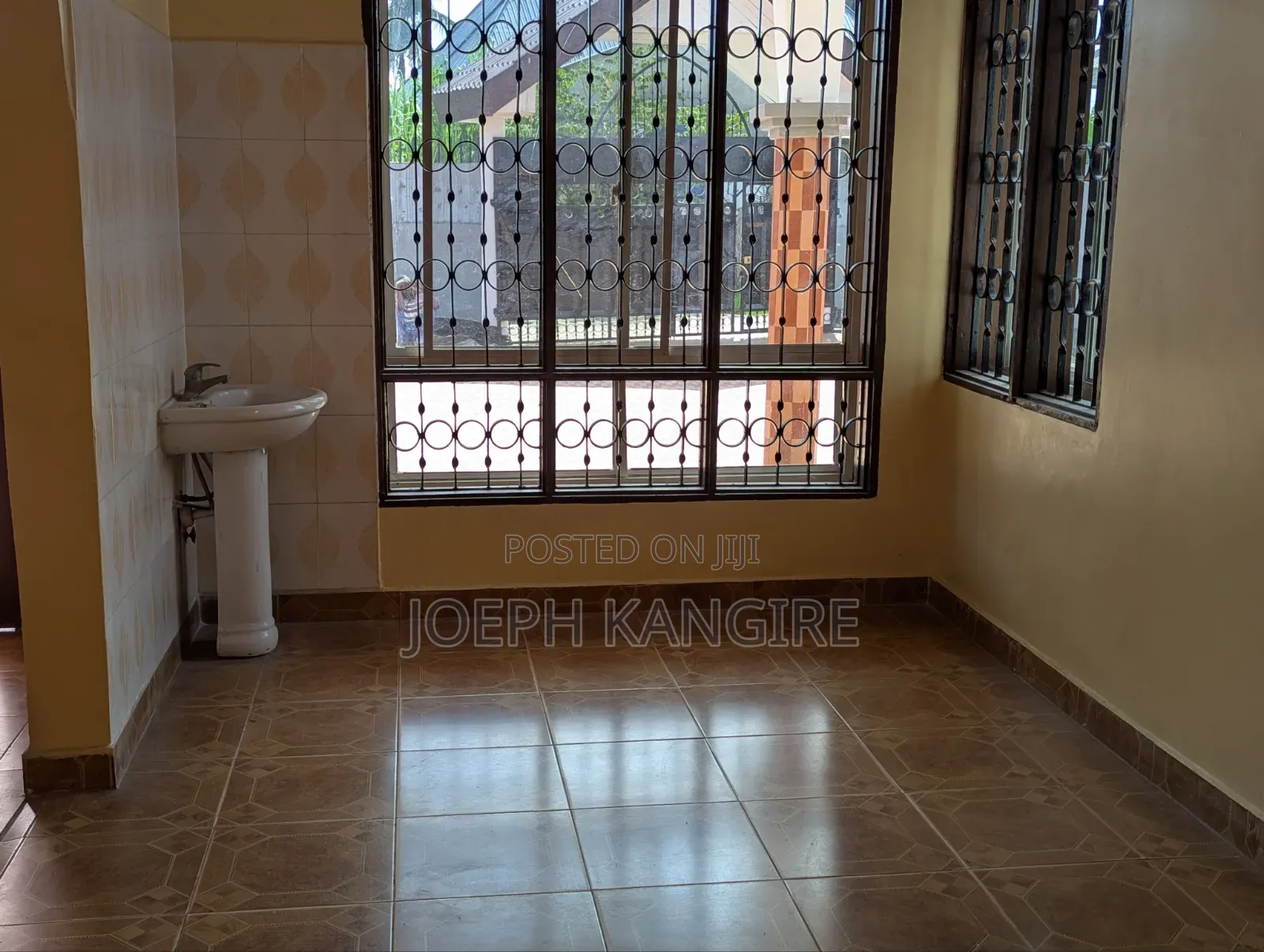 5bdrm House in Mazizini Street, Ukonga for sale