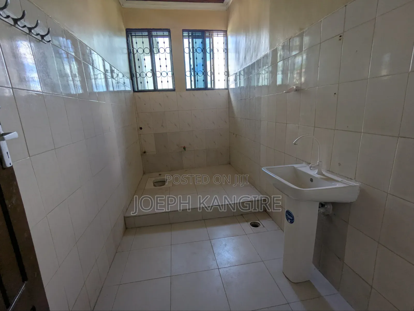 5bdrm House in Mazizini Street, Ukonga for sale