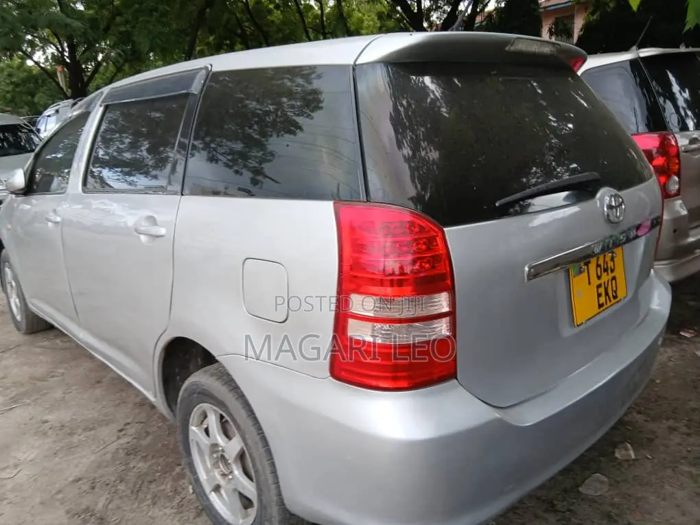 Toyota Wish 2005 Silver