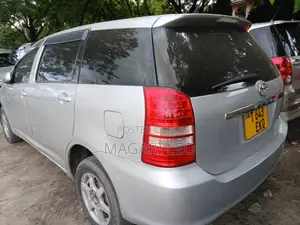 Toyota Wish 2005 Silver