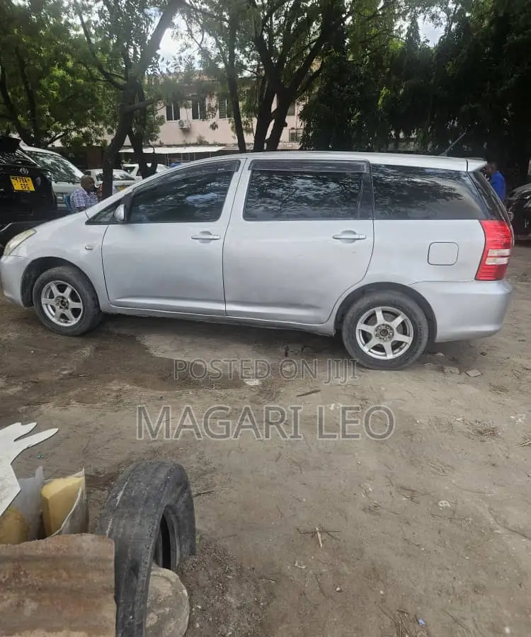 Toyota Wish 2005 Silver
