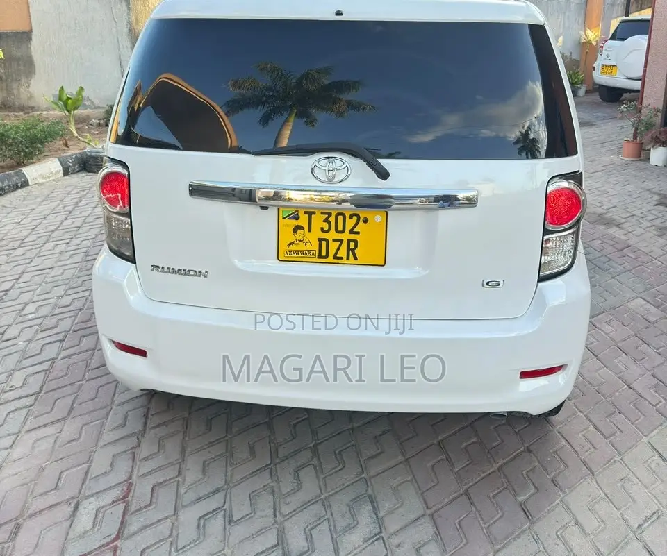 Toyota Rumion 1.5 FWD 2023 White