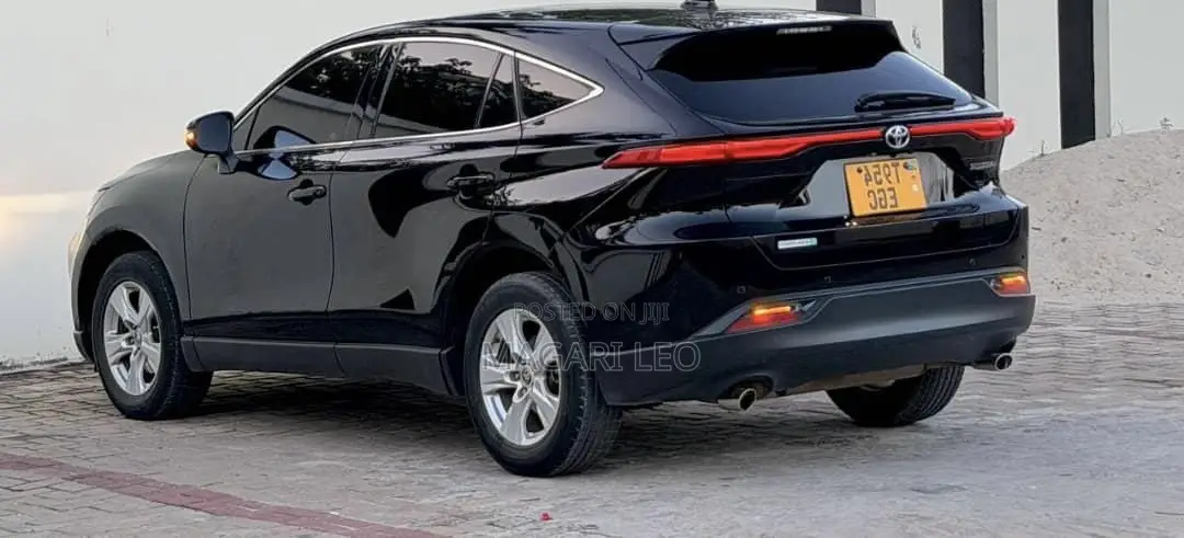 Toyota Harrier 2.0 2021 Black