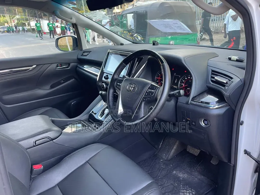 Toyota Alphard 2019 White