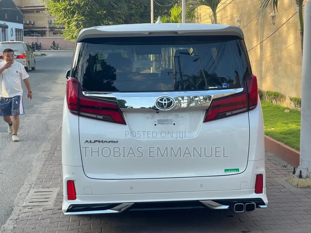 Toyota Alphard 2019 White
