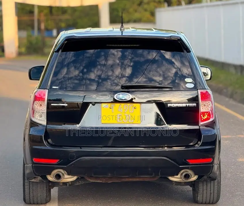 Subaru Forester 2012 Black