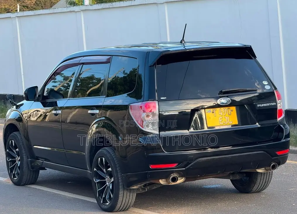 Subaru Forester 2012 Black