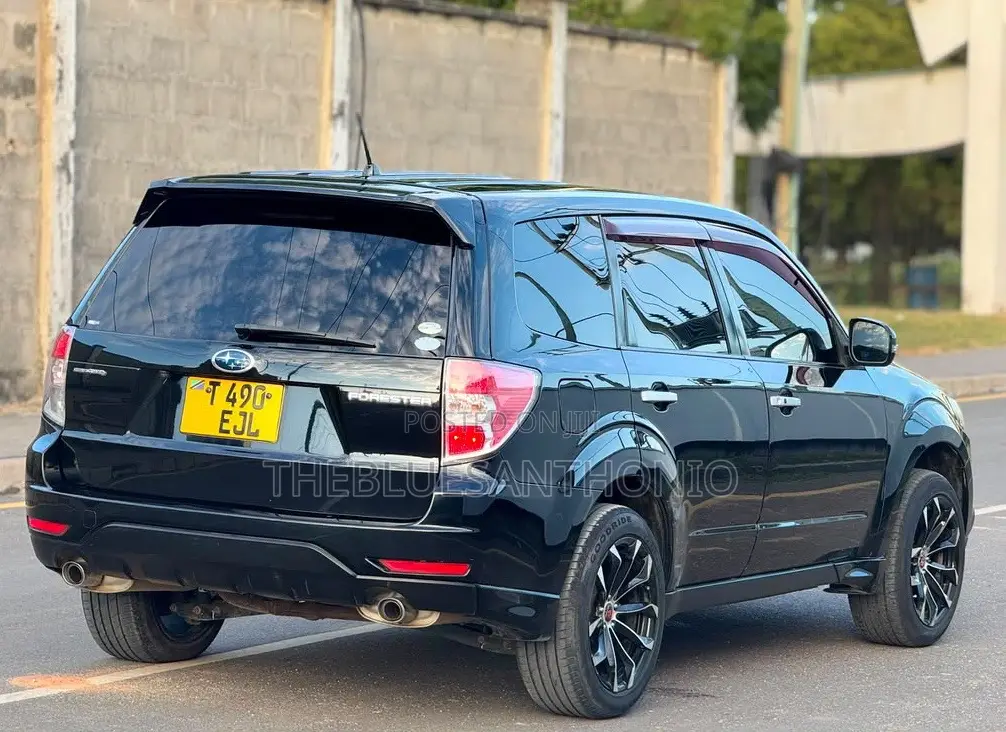 Subaru Forester 2012 Black