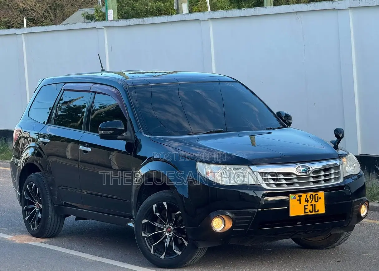 Subaru Forester 2012 Black