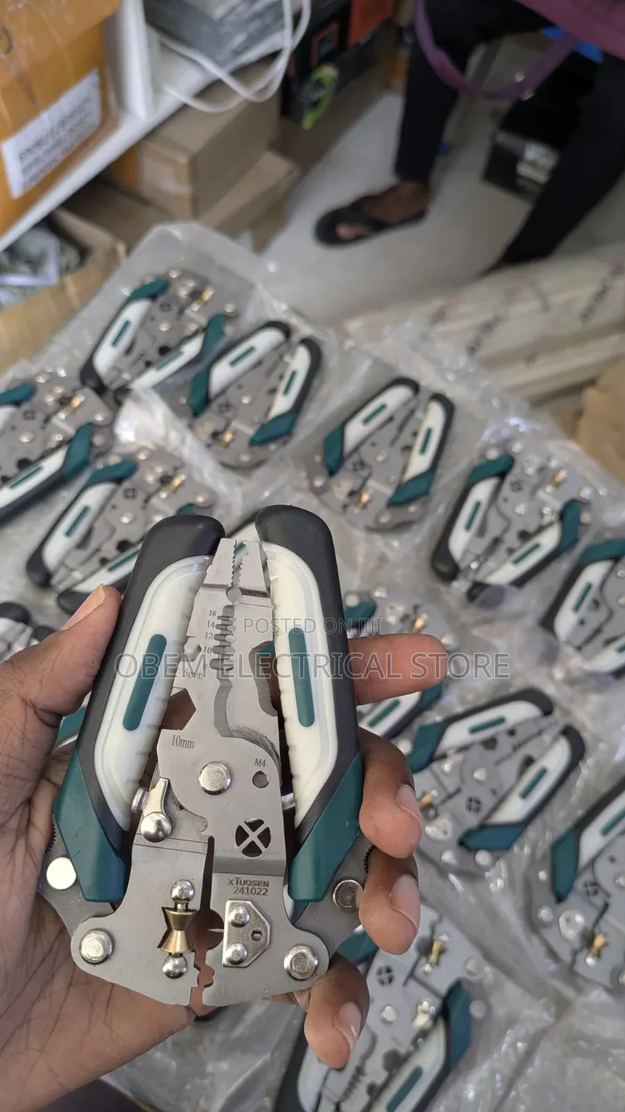 Foldable Multifunction Wire Stripper