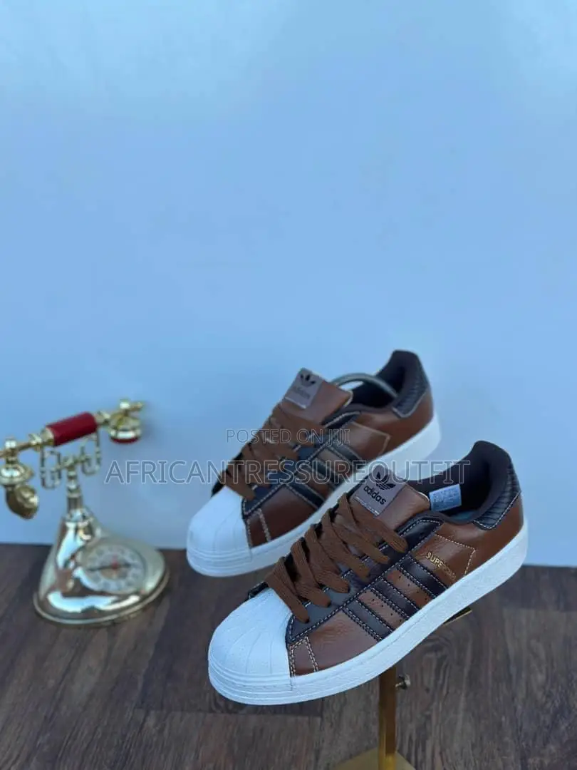 Adidas Superstar Sneakers