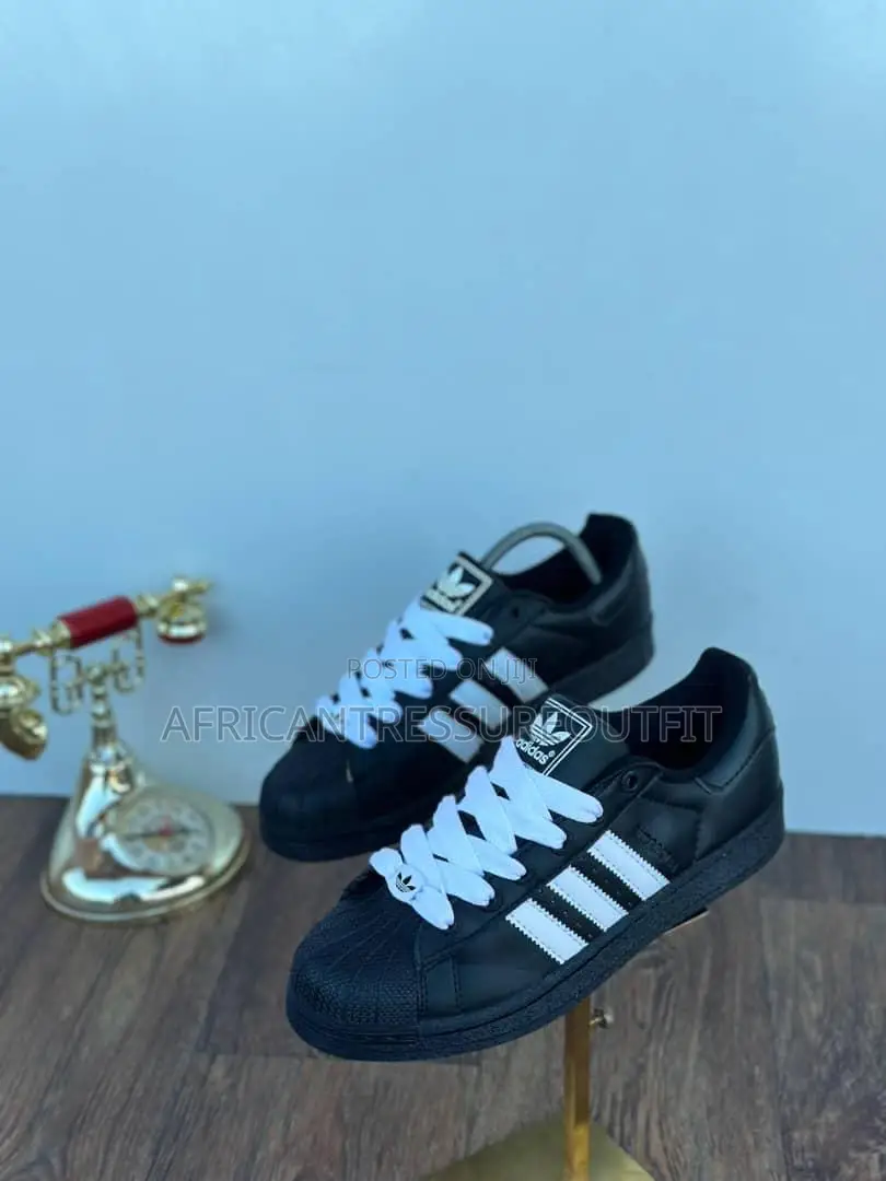Adidas Superstar Sneakers