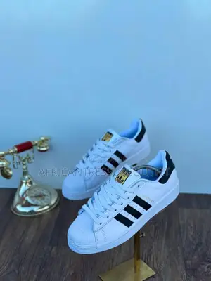 Adidas Superstar Sneakers