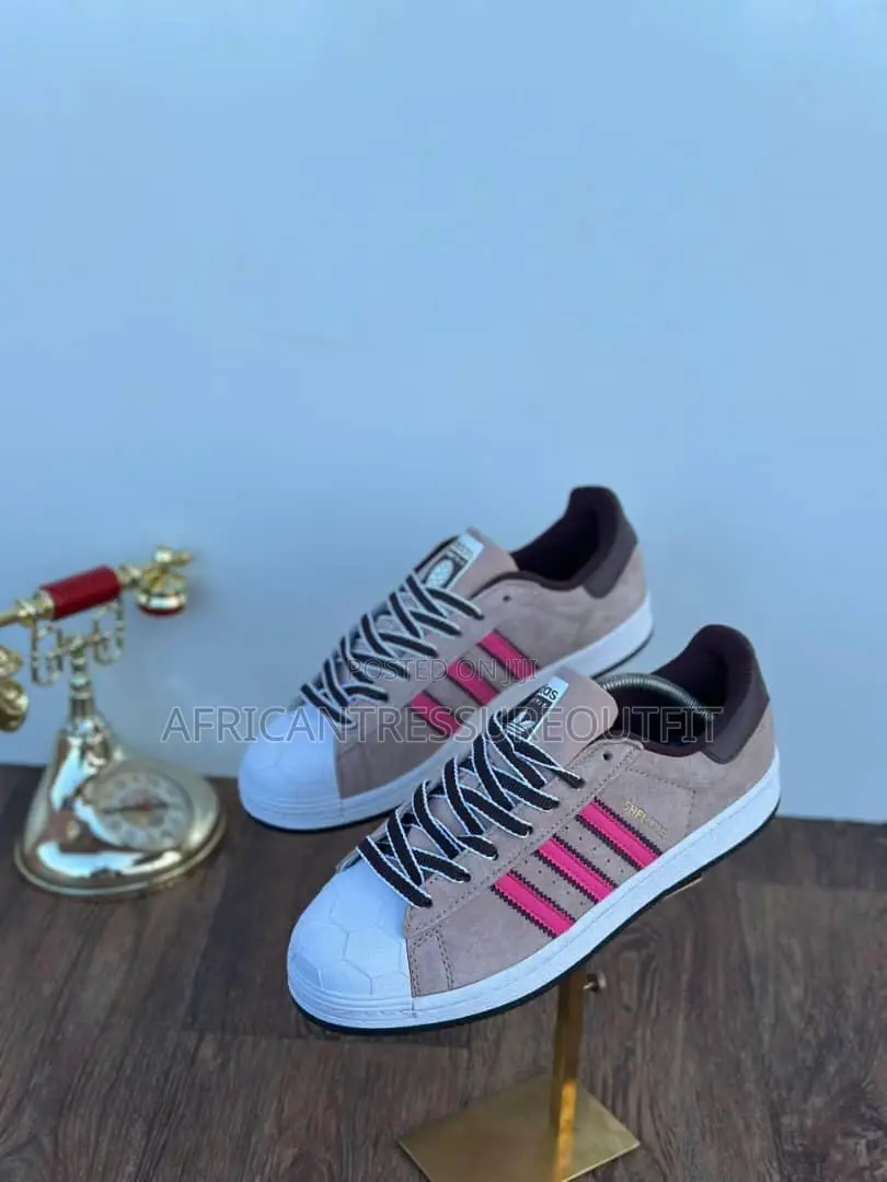 Adidas Superstar Sneakers