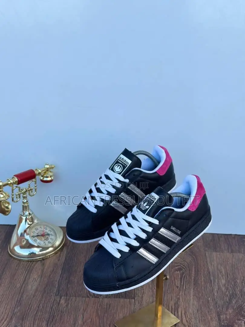 Adidas Superstar Sneakers