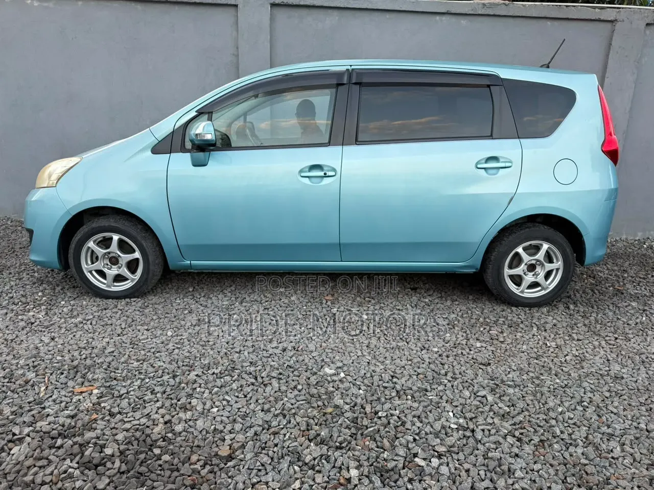 Toyota Passo Sette 2008 Blue