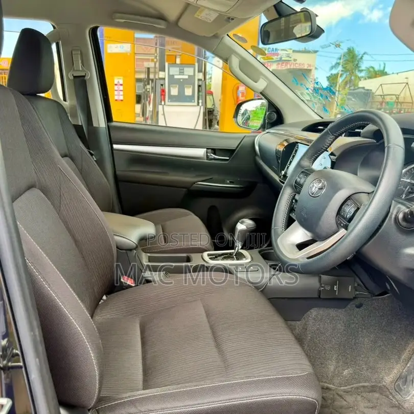 Toyota Hilux 2024 Black