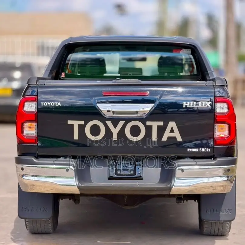 Toyota Hilux 2024 Black