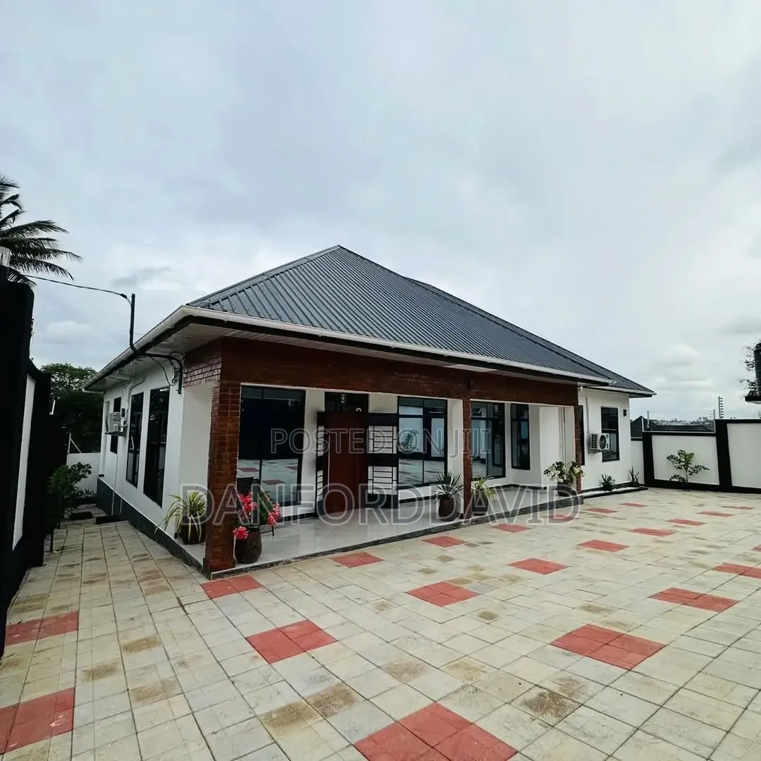 4bdrm House in Kahwa Real Estste, Goba for sale