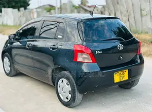 Toyota Vitz 1.0 FWD 5dr 2006 Black