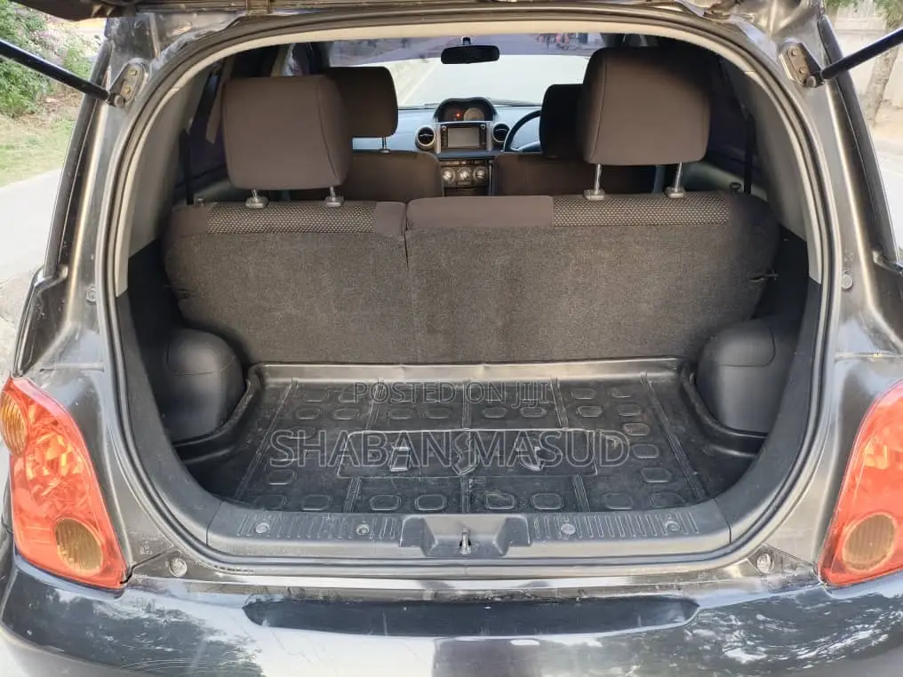 Toyota IST 2003 Black