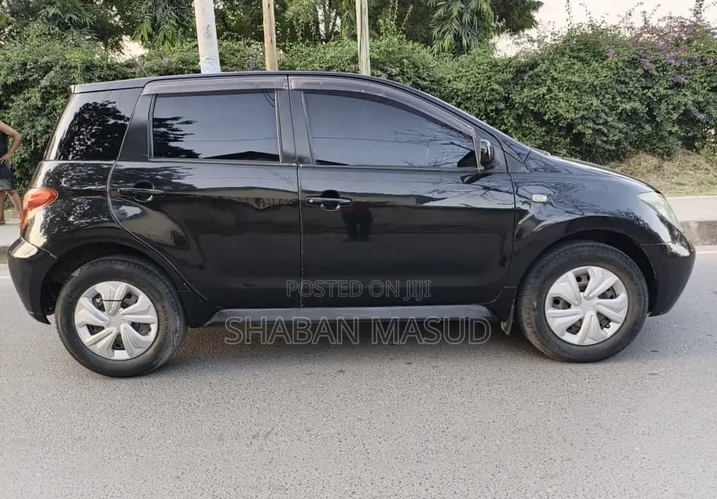Toyota IST 2003 Black
