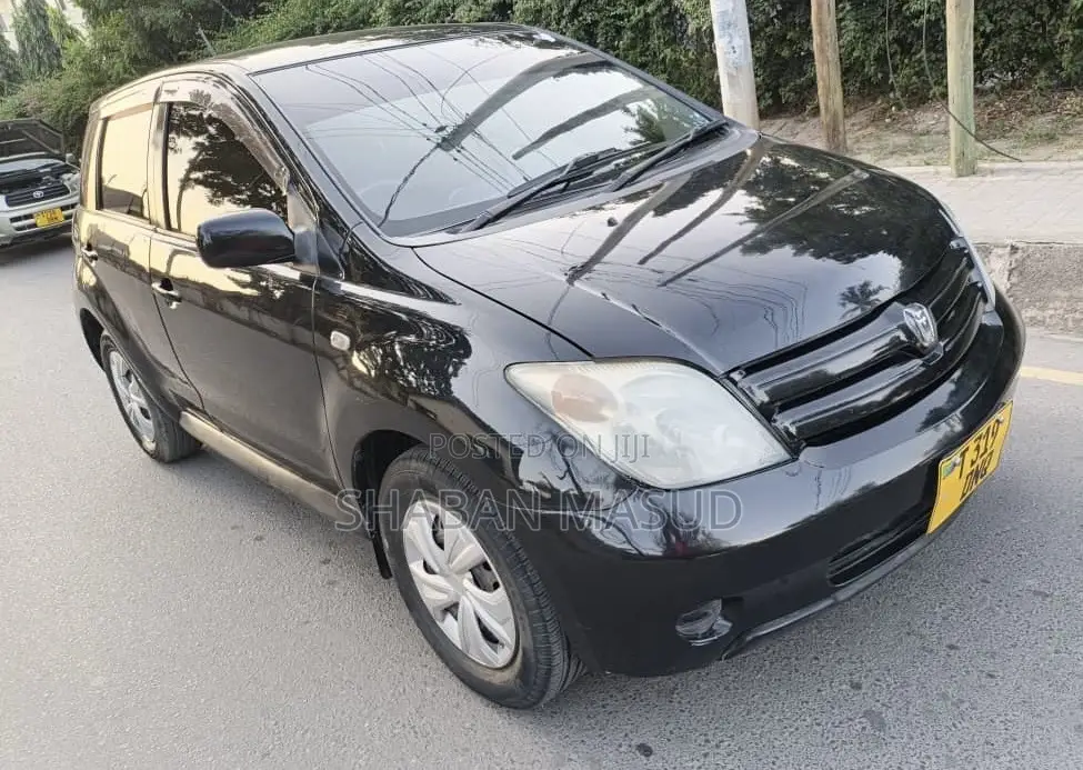 Toyota IST 2003 Black