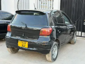 Toyota Vitz 2003 Black